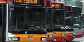 Quanti e quali estintori vanno ubicati all'interno di un autobus?